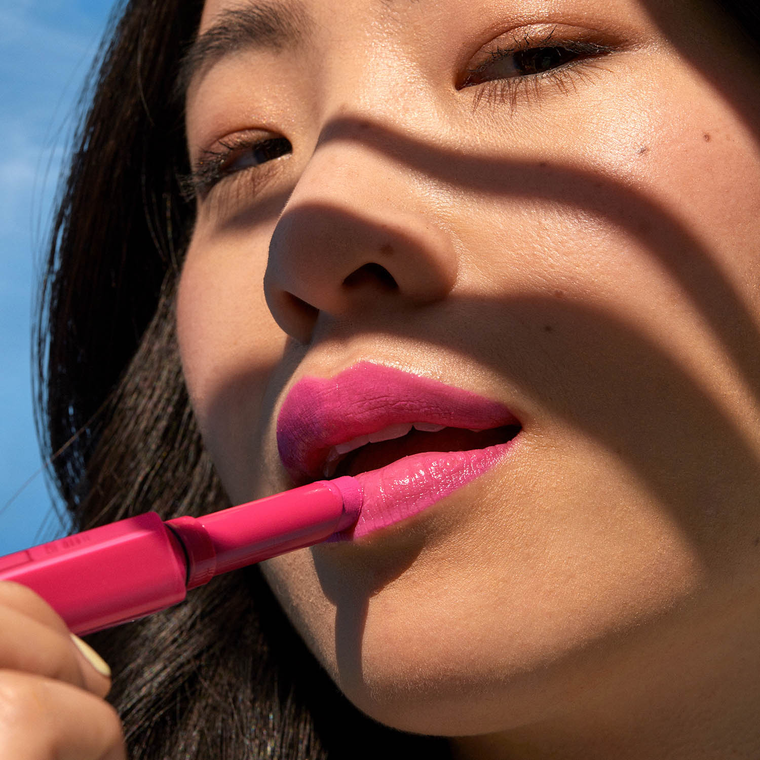 THE COLOR LIP GLOW (LABIAL HIDRATANTE CON ACABADO GLOW)